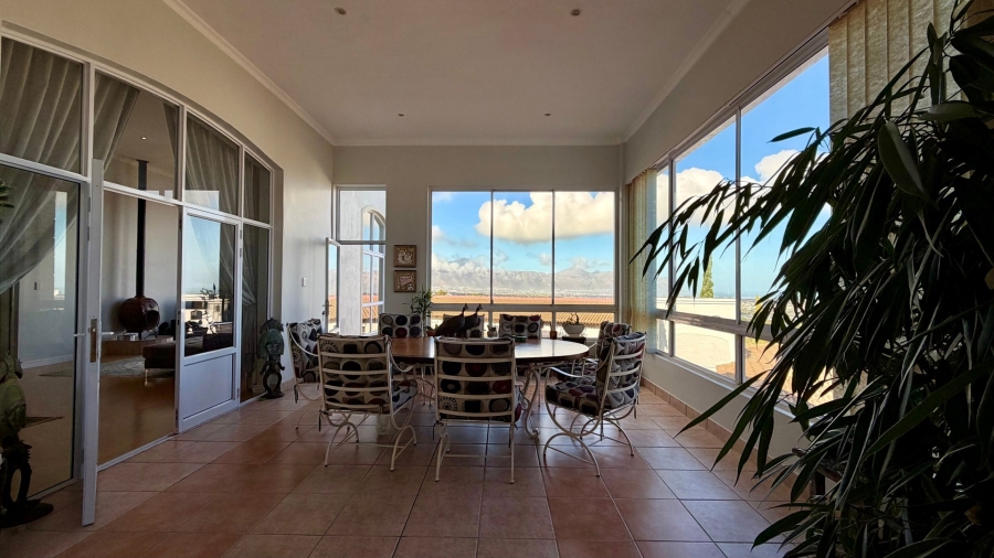 5 Bedroom Property for Sale in Dennegeur Western Cape